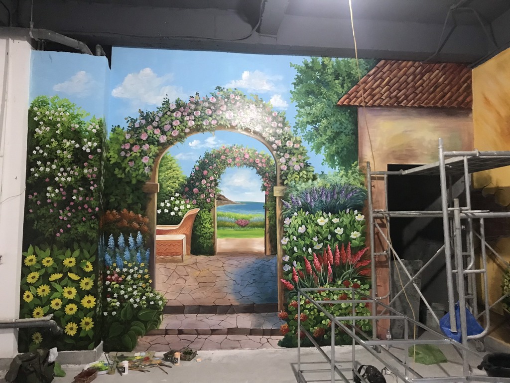 Vẽ tranh tường hoa hồng leo tại Long Biên, Hà Nội